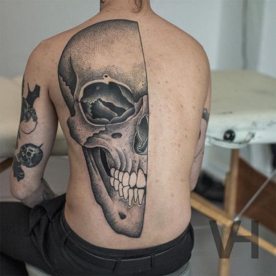 80 Awesome Skull Hand Tattoo Designs for Men [2024 Guide]